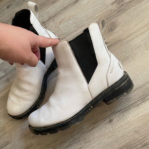 Sorel Chelsea Boot in White, Size 8
